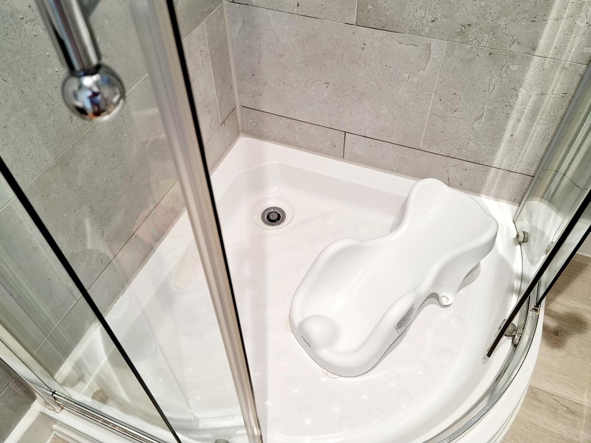 Private Self-Contained Place Борнмът Екстериор снимка